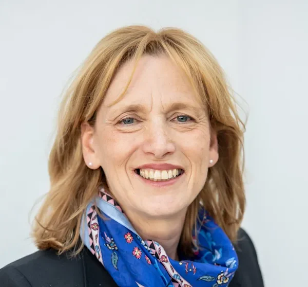 Dobrindt, Prien und Hubig setzen Zeichen gegen Gewalt an Frauen | Leben & Wissen