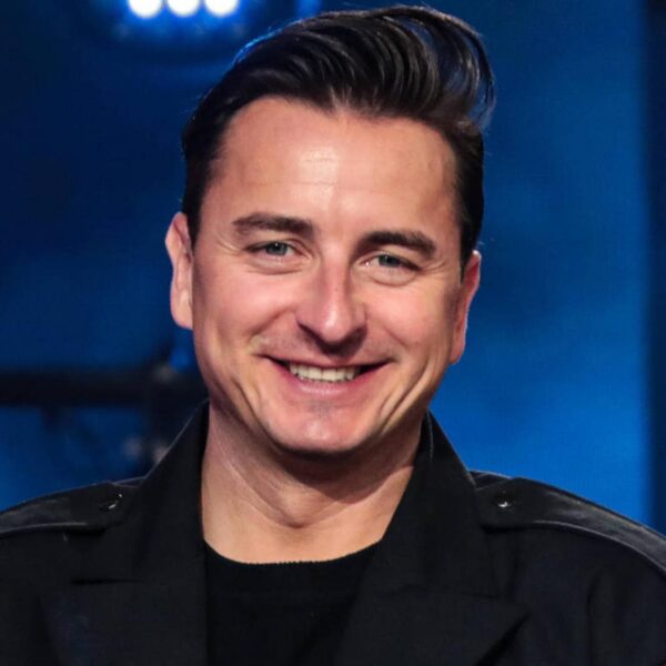 Im Liebesglück – “Ja, es gibt jemanden”