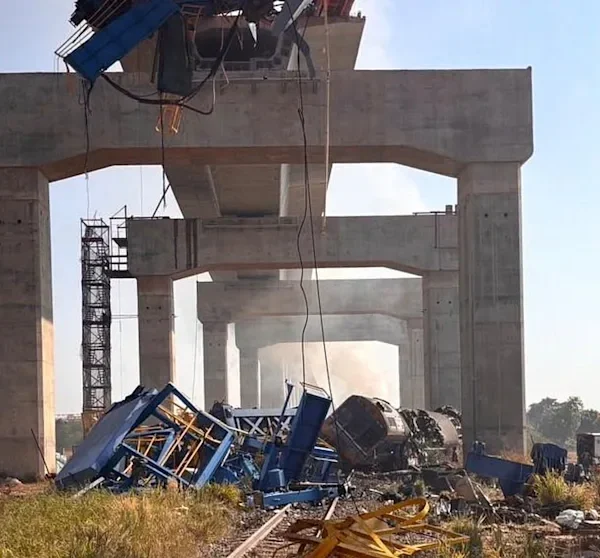 In Thailand: Kran stürzt auf Gleise! 22 Tote bei Zugunglück | News