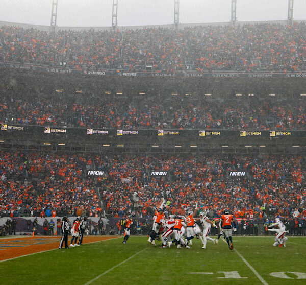 NFL: Die Patriots siegen dramatisch gegen Denver und stehen im Super Bowl | Sport